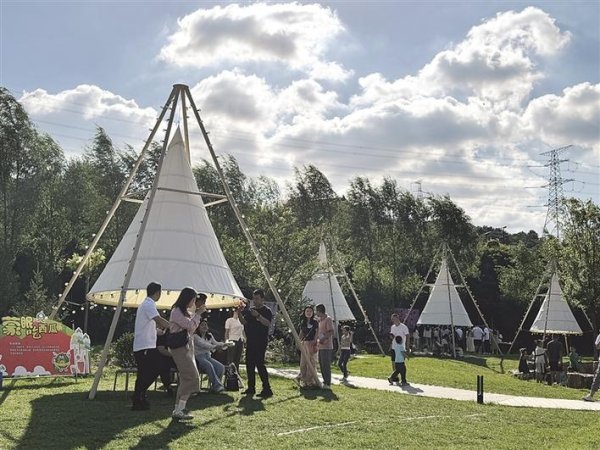 专业配资论坛网 山水入画来 美食待客至